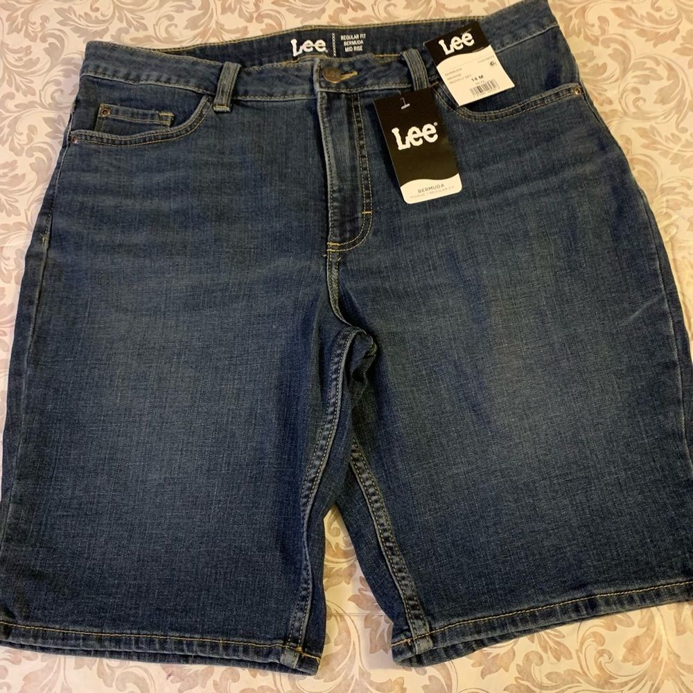 NWT Lee Denim Mid-Rise Bermuda Denim Shorts Regular Fit Size 14